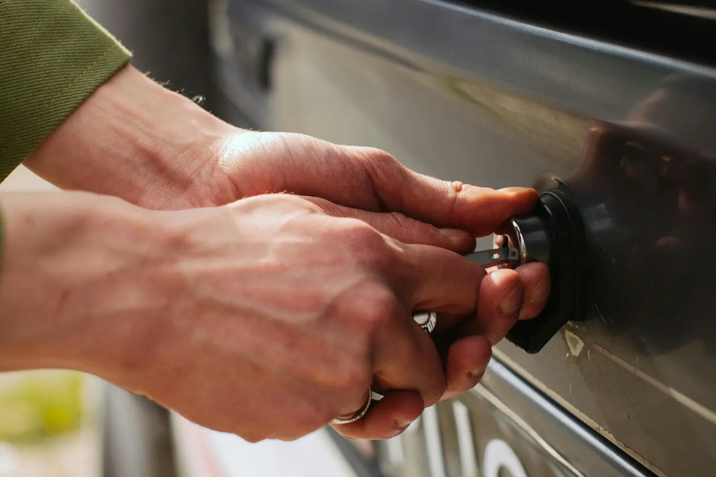 Broken Car Key Extraction by DC Local Locksmith in Washington DC