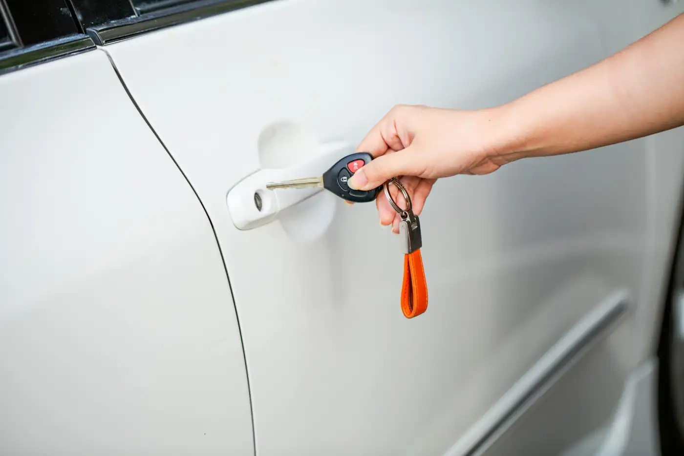 DC Local Locksmith technician providing automotive locksmith services in Washington DC