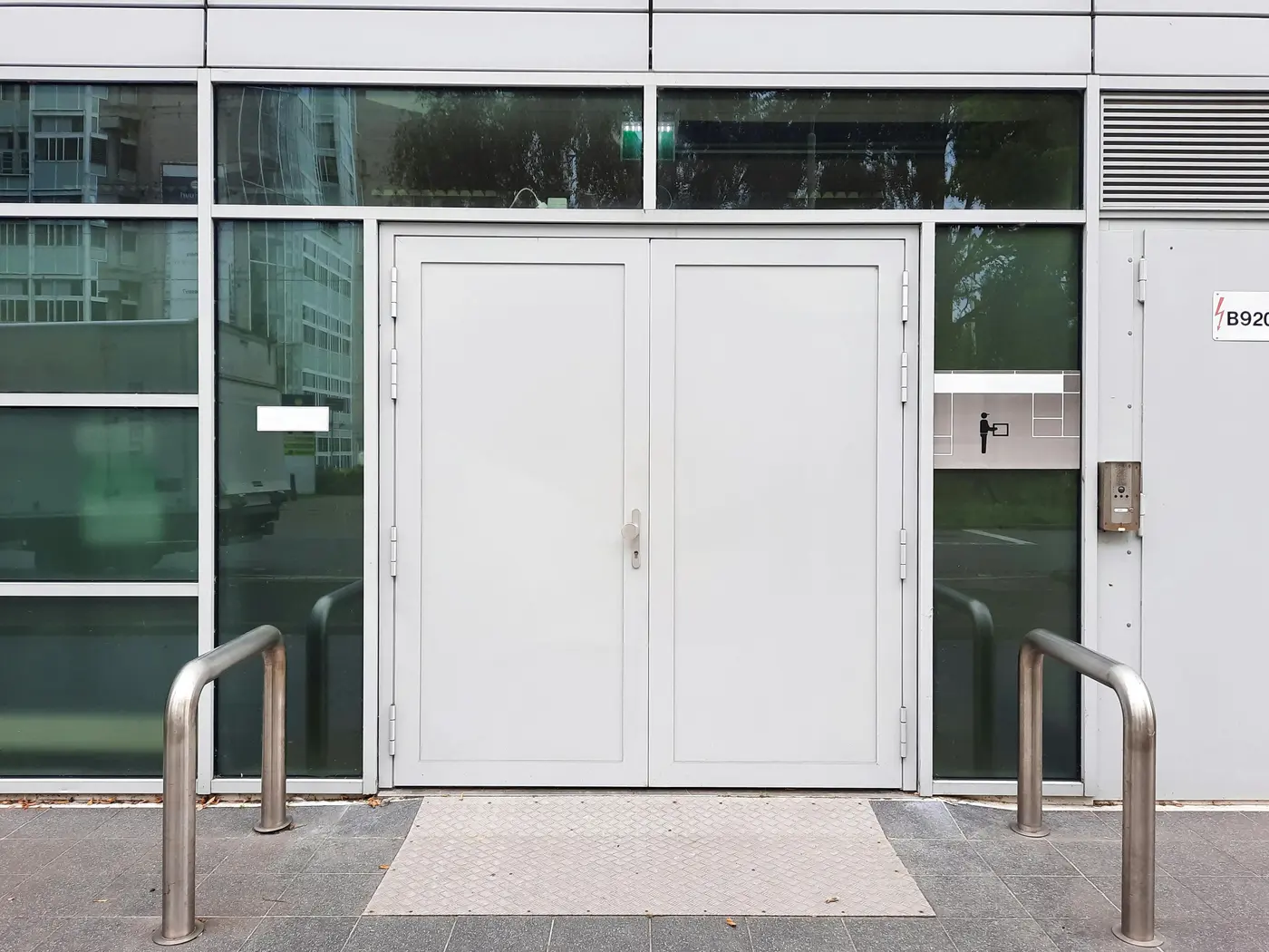 Commercial Door Repair by DC Local Locksmith in Washington DC