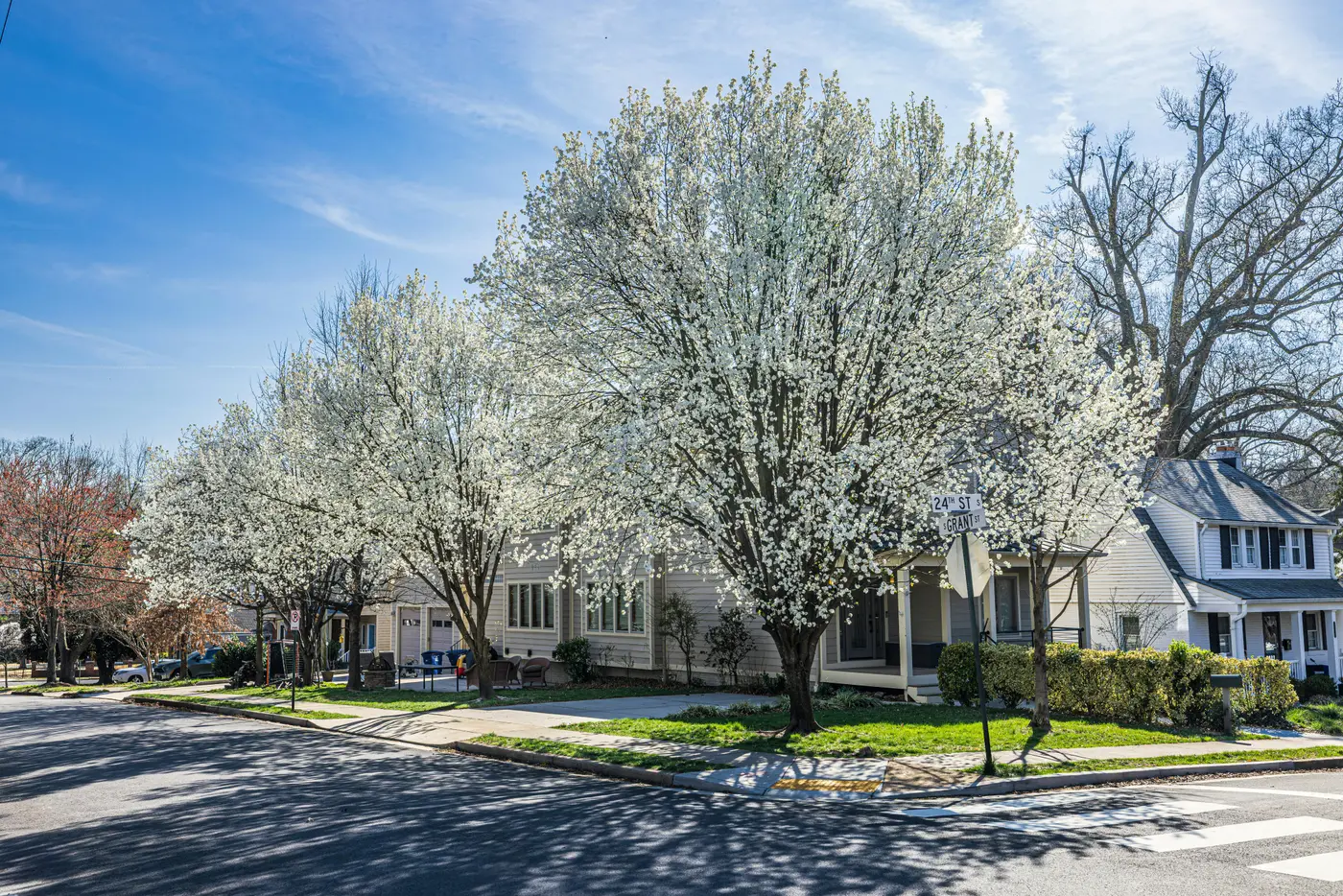 Locksmith service in American University Park, Washington DC · DC Local Locksmith responds in 15 minutes