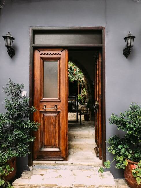 Best Places To Get a Commercial Door Repair in DC